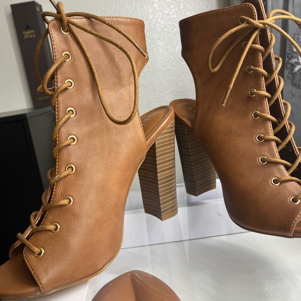 Destination chic-chestnut